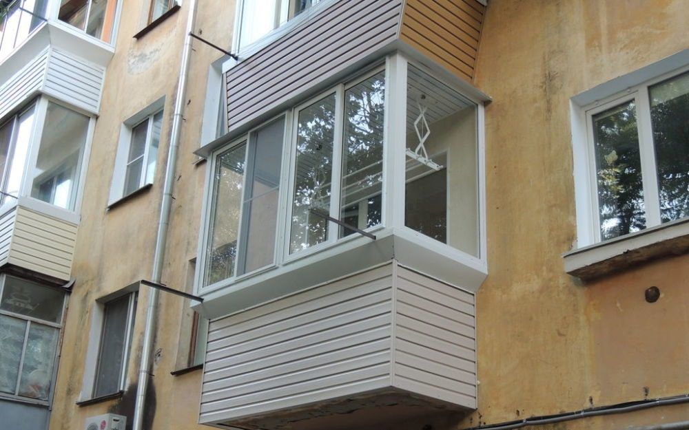 Холодное остекление балкона в сталинке