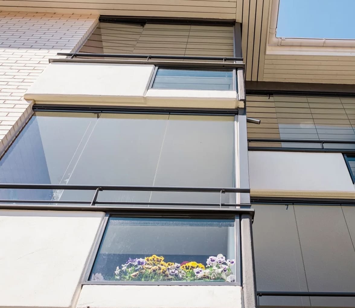 Качественное и современное остекление балконов под ключ от компании ЮБК