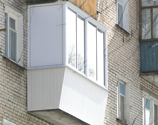 Преимущества выносного остекления балконов