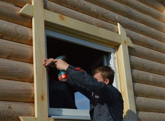 Монтаж ПВХ-окна в деревянные стены