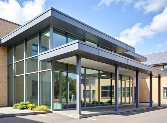 Остекление в учебном заведении